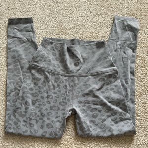 Grey & silver cheetah print leggings